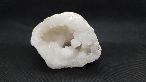 Demi-Géode Quartz Cristal de Roche du Maroc - 537 grammes