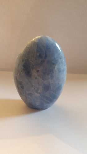 Pièce Forme Libre en Calcite Bleue 538 grammes