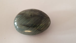 Galet en Labradorite de Madagascar