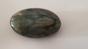 Galet en Labradorite de Madagascar