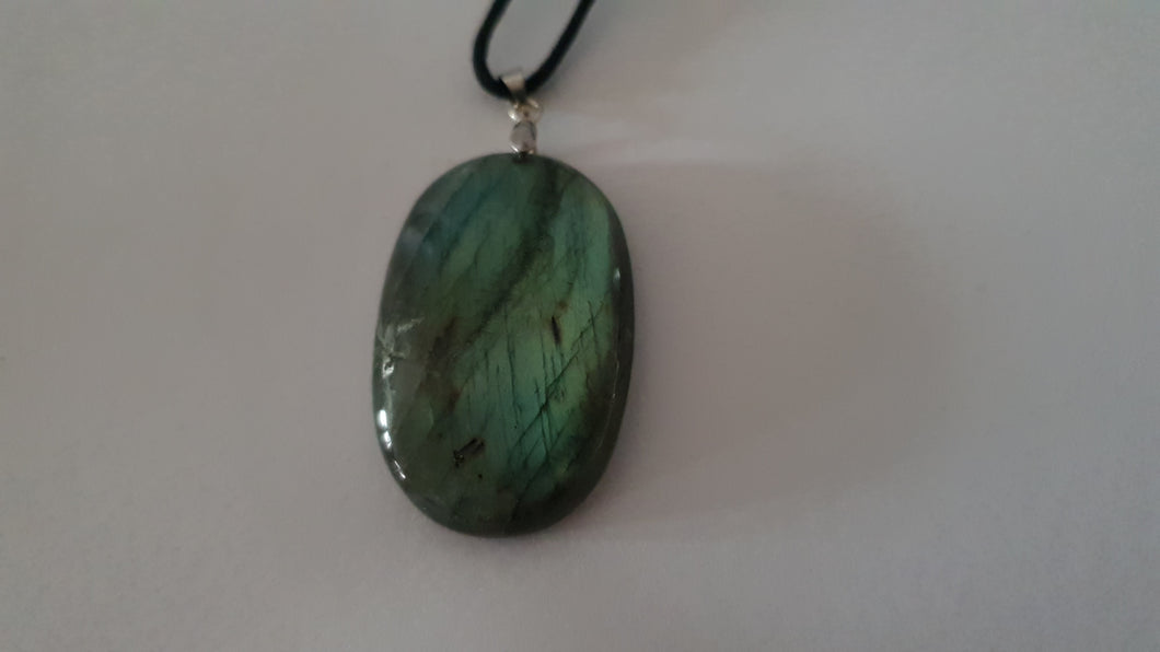 Pendentif en Labradorite de Madagascar