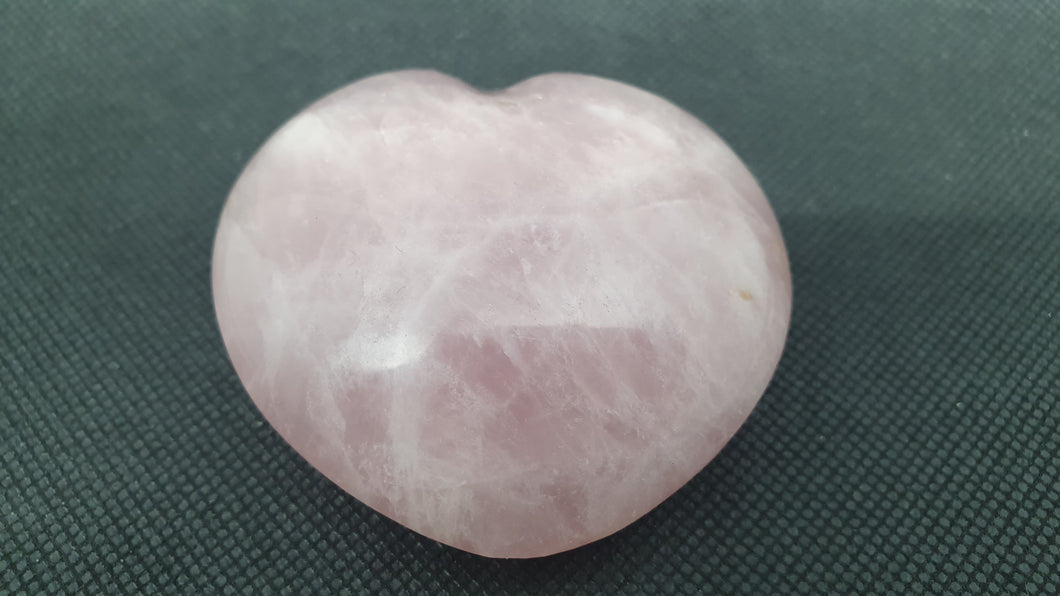 Cœur en Quartz Rose de Madagascar