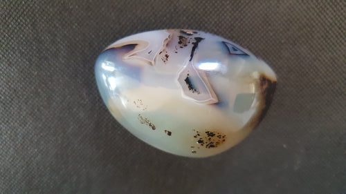 Galet en Agate Dendritique de Madagascar