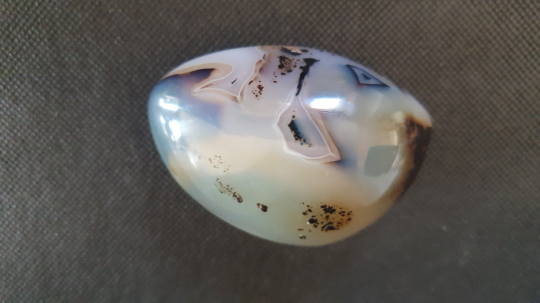 Galet en Agate Dendritique de Madagascar