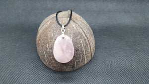 Pendentif Ovale Quartz Rose