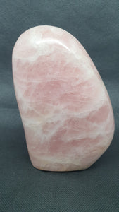 Pièce Forme Libre en Quartz Rose de Madagascar