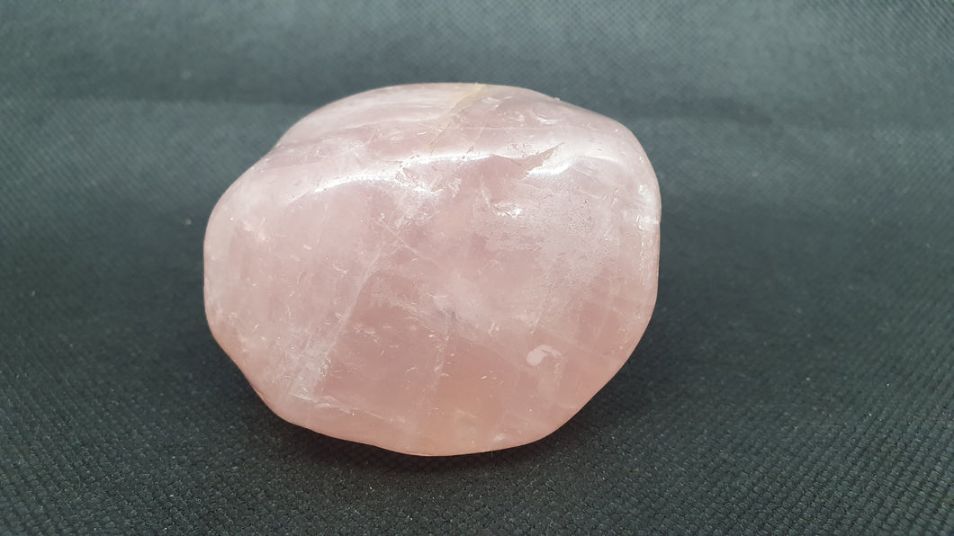 Pièce Forme Libre en Quartz Rose de Madagascar